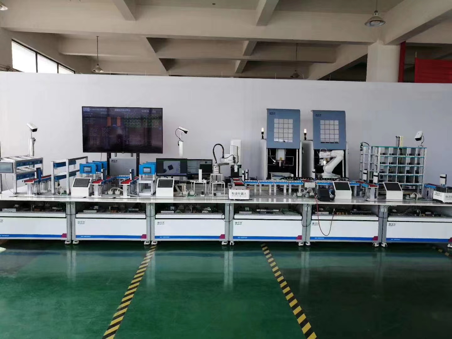 工業(yè)機(jī)器人綜合應(yīng)用自動(dòng)化實(shí)訓(xùn)系統(tǒng)